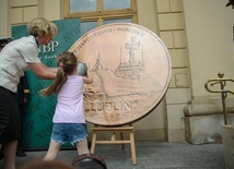 Moneta z wizerunkiem ORP "Lublin"