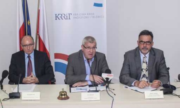 Mowy końcowe ws. postawienia przed TS członków KRRiT