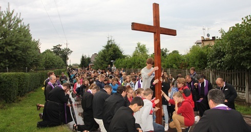 Droga Krzyżowa i koncert w Dobroszycach