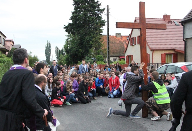 Droga Krzyżowa i koncert w Dobroszycach