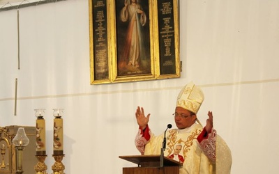 Bp Grzegorz Ryś przewodniczył Mszy św. w płockiej farze