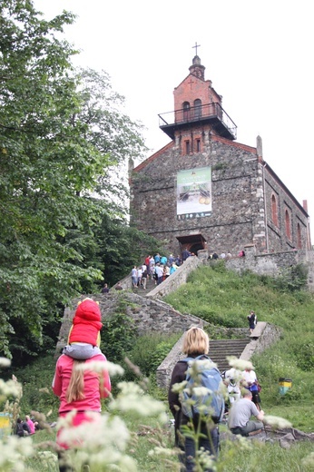 Na Ślęży w wakacyjną niedzielę