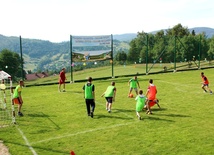 Otwarcie kompleksu boisk w ośrodku Caritas w Szczyrku