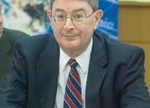 George Weigel (ur. 1951) amerykański pisarz, teolog, biograf papieża Jana Pawła II, członek waszyngtońskiego Ethics and Public Policy Center