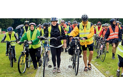 Po raz pierwszy pielgrzymi na rowerach wjeżdżali na Jasną Górę w strugach deszczu