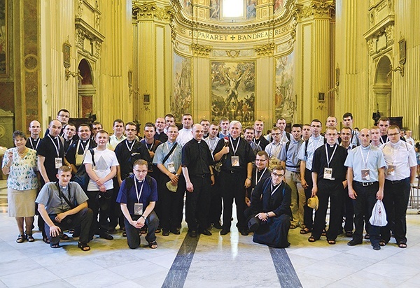 W spotkaniu z ojcem świętym uczestniczyli klerycy przygotowujący się do kapłaństwa i przełożeni WSD w Świdnicy