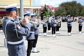Koncert z pokazem musztry paradnej daje Orkiestra Komendy Wojewódzkiej Policji z Wrocławia