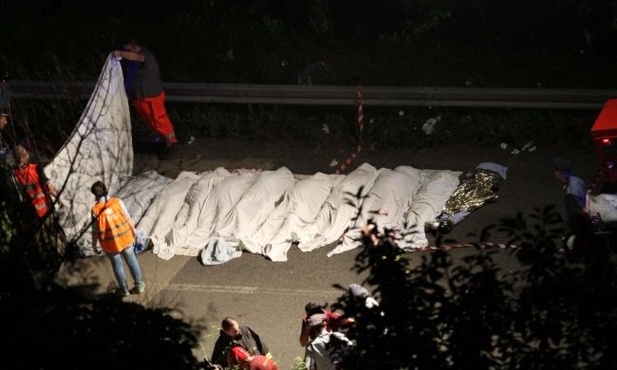 Wypadek busa: 39 zabitych