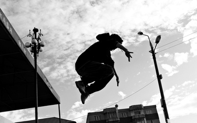 Ksiądz buduje „Parkour Park”