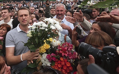 Powrót Nawalnego z więzienia do Moskwy (na zdjęciu powitanie na Dworcu Jarosławskim) stał się wstępem do jego walki o urząd mera stolicy Rosji, która rozstrzygnie się 8 września. 