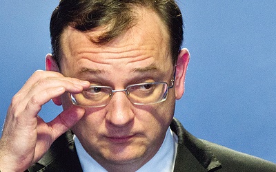  Szybko się okazało, że upadek rządu Petra Nečasa jest korzystny dla prezydenta Zemana