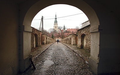  Założenie cysterskie w Henrykowie jest jednym z najpiękniejszych i najlepiej zachowanych w kraju