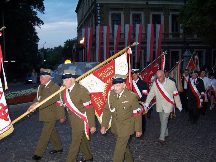 Po Mszy św. uroczystości odbęda się pod Grobem Nieznanego Żołnierza