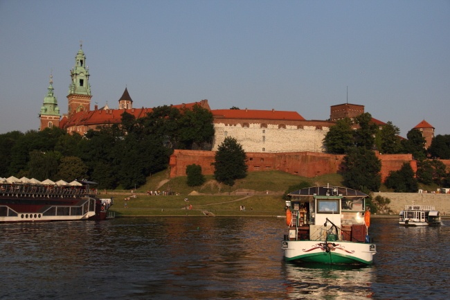 Procesja statków i barek po Wiśle