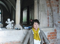Zofia Gwarda opiekuje się klasztornym muzeum