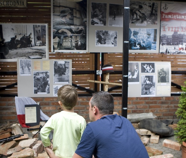 Rocznica powstania warszawskiego w Dąbkach