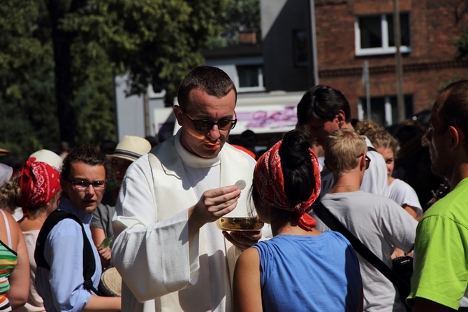 68. Pielgrzymka Rybnicka - dzień 3. - nabożeństwo powołaniowe i Msza św. w Miotku