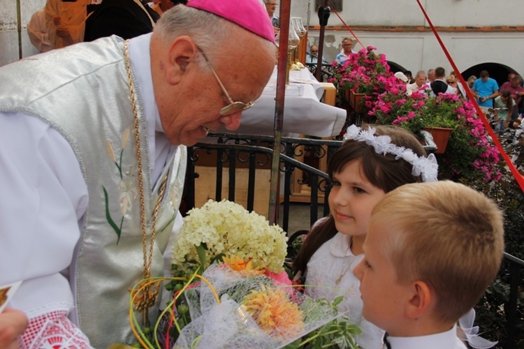 Eucharystii w Miedniewicach przewodniczył bp Józef Zawitkowski