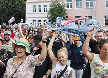  Każdego dnia pielgrzymki jest jakieś działanie ewangelizacyjne. Uczestniczą w nim wszyscy, łącznie z mieszkańcami danej miejscowości