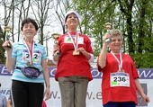 Leokadia Klimowicz na najwyższym podium podczas polanickich zawodów Pucharu Polski w nordic walking