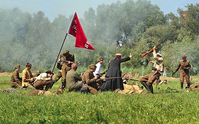  Co roku rekonstrukcja Bitwy Warszawskiej przyciąga wielu miłośników historii
