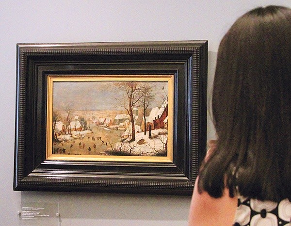 Obraz P. Brueghla ze ślizgawką i pułapką znajduje się na stałe w zbiorach Muzeum Narodowego