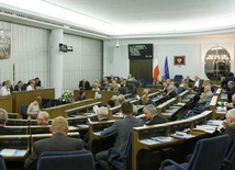 Senatorowie starli się o finanse