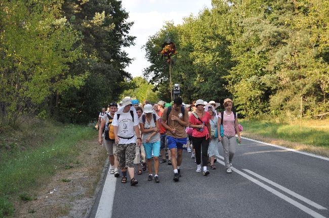 Pielgrzymi w drodze - dzień 1