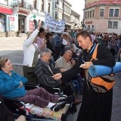 Co roku pątników żegnają mieszkańcy tarnowskiego DPS im. św. brata Alberta