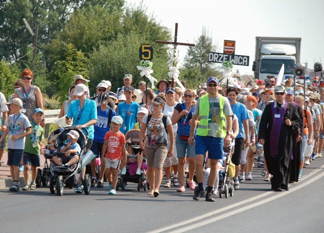 Opoczyńska kolumna maszeruje