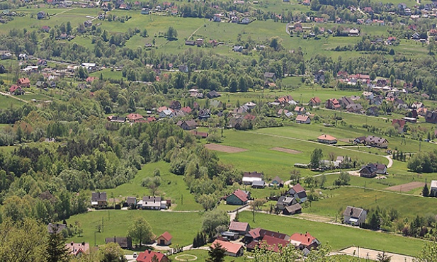 Panorama Limanowej z tarasu widokowego