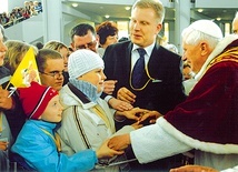 Podopieczni szpitala przy ul. Bujwida  w czasie spotkania z Benedyktem XVI w Krakowie-Łagiewnikach