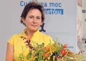 Liliana Sonik – publicystka, dziennikarka TVP, inicjatorka konkursu „Cudowna Moc Bukietów”, w czasach PRL uczestniczka opozycji demokratycznej, współzałożycielka Studenckiego Komitetu Solidarności