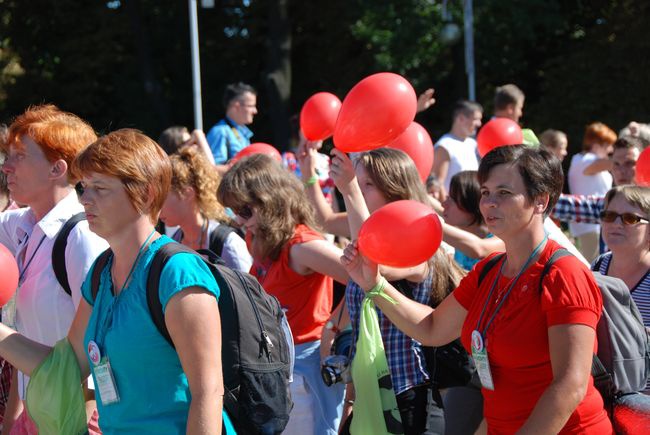 Pielgrzymi u stóp Matki