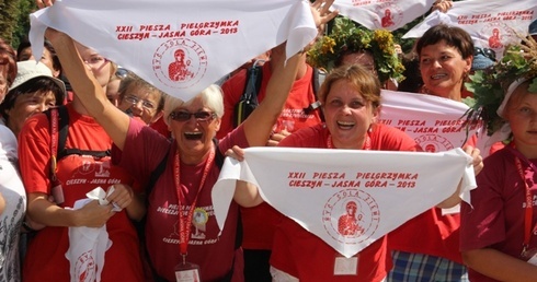 Cieszyńscy pielgrzymi żywiołowo okazywali radość z dotarcia do Jasnej Góry