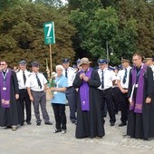 Krzyż z gabinetu inspektora policjanci zabrali na tegoroczną pielgrzymkę na Jasną Górę