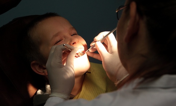 Polacy wciąż boją się dentysty