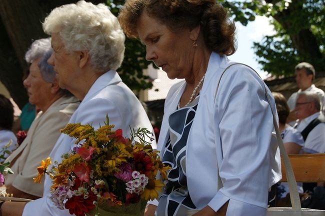 Bukiety ziół i kwiatów do poświęcenia