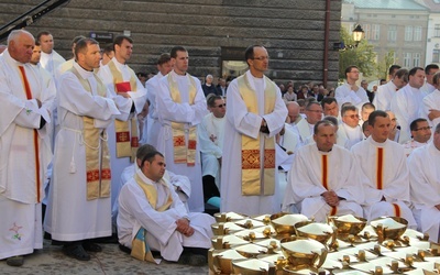 Mszę św. koncelebruje ponad 100 księży