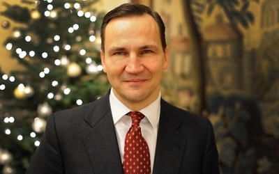 Luksusowe stołki w MSZ