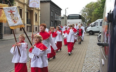 Ministranci w Piekarach Śl. podczas ubiegłorocznej pielgrzymki