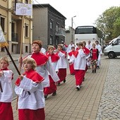 Ministranci w Piekarach Śl. podczas ubiegłorocznej pielgrzymki