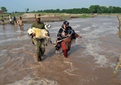 Pakistan: Caritas pomaga powodzianom