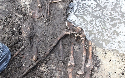  Na budowie pętli miejskiej Ciechanowa odkryto kolejne zagadki dla archeologów i historyków