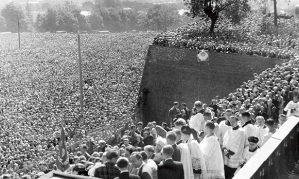 Dziś przypada 65. rocznica Jasnogórskich Ślubów Narodu Polskiego