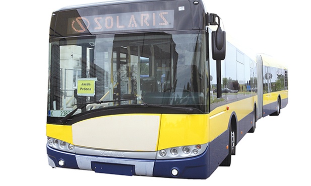 18-metrowy autobus prawie gotowy do drogi. Po próbnych jazdach zniknie z jego przodu ochronna taśma i pojawi się zielony jamniczek