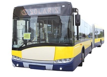 18-metrowy autobus prawie gotowy do drogi. Po próbnych jazdach zniknie z jego przodu ochronna taśma i pojawi się zielony jamniczek