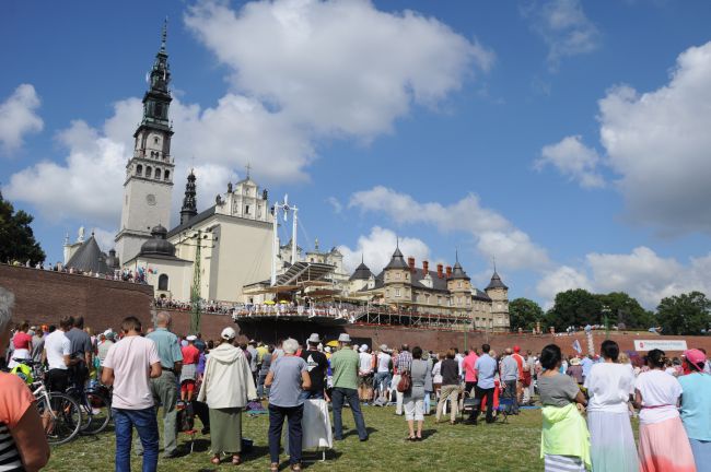 Eucharystia przed jasnogórskim szczytem