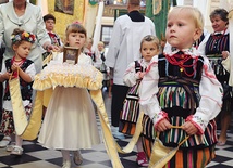  Dla opocznian, co pokazują już najmłodsi, folklor i związana z nim tradycja nie jest passé P