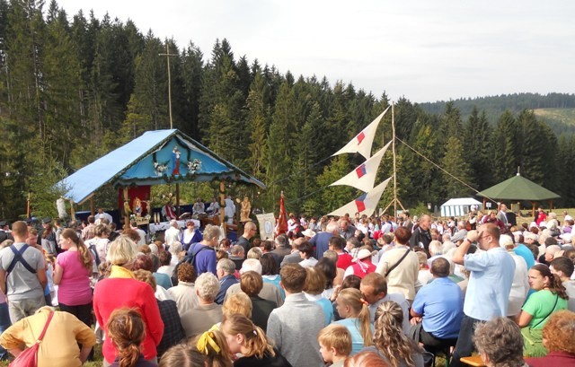 W polowej Eucharystii wzięło udział wielu pielgrzymów